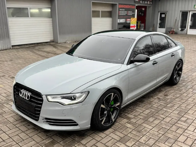 🔥продам audi a6 c7 2011г🔥 •3 л бензин •400 л. с. •226к пробег •quattro •пленка nardo grey •диски от rs r19 •резина pirelli •хорошая комплектация прошла большое то 1.650.000р +разумный торг реальному покупателю по телефону не торгуюсь, приезжайте и смотрите макеевка +79495729783 елизавета - фотография - 5
