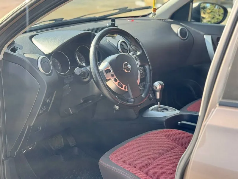 К вашему вниманию 🦅 nissan qashqai 2009 года рестайлинг 197 000 родного пробега, 2 владельца !!! автомобиль в идеальном состоянии родном окрасе!!! один косметический окрас !!! все стекла родные включая лобового. пробег родной. автотека зелёная. что рассказать о машине, машина вся в хорошем состоянии стоит авто запуск фирмы старлайн. ни каких вложений не требует цена 850 000 руб +79405095858 +79895435743 телеграм ватсап 📲 tg: николай н а 📞 звоните: +7(989)5435743 - фотография - 9