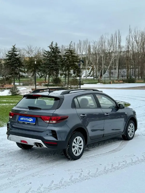 🔘 Kia rio x line

💰Цена: 1 250 000р
🏢Город: мариуполь
📅Год выпуска: 2021
🗒️Пробег: 194 698км.
⚙️Двигатель: 1.6
⛽Топливо: бензин
⚙️Кпп: автомат

📞 Телефон:

+7-949-727-41-51
+7-949-551-91-52
+7-989-263-55-56

💾 Описание:

Kia rio iv поколения в кузове универсал будет идеальным городским автомобилем на каждый день. Надёжный корейский двигатель g4 в паре с классическим автоматом порадует надёжностью, динамикой и маленьким расходом топлива.

☑️ Один владелец
☑️ Родная краска 💯%
☑️ Классический автомат
☑️ Подтвержденный пробег
☑️ Отличная зимняя резина

Хорошая комплектация:
- Кожаный мультируль
- Центральный замок
- Электропакет
- Кондиционер
- Птф

🏦 Возможна продажа в кредит по двум документам.

Улица шевченко 269 - фотография - 6