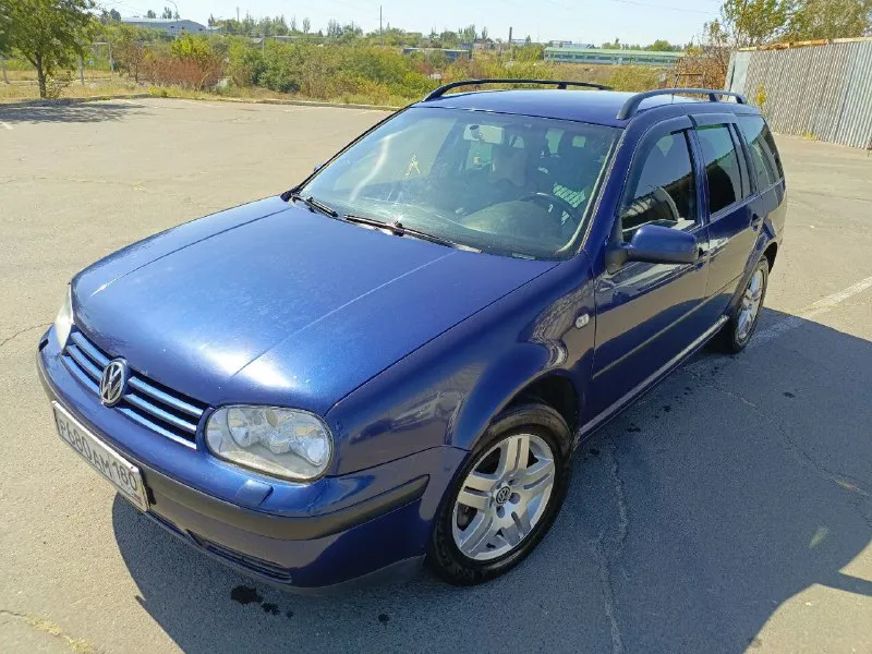 Гольф iv универсал, 2005 г. в., 242 тыс. км. двигатель 1.6 (16 кл. «всв»), бензин-газ (зарегистрирован), своевременное обслуживание. в 2021 пригнан из германии, один хозяин. все стекла заводские, зазоры в идеале, не бит, не крашен, масло не доливаю. отличная акустика, комплект зимних шин на дисках очень надежный, практичный и экономичный автомобиль. салон с фв-бора, родной в подарок. есть нюансы по кузову, но детали есть, некогда заниматься. 560 т. р. мариуполь. +7949-706-37-47 - фотография - 4