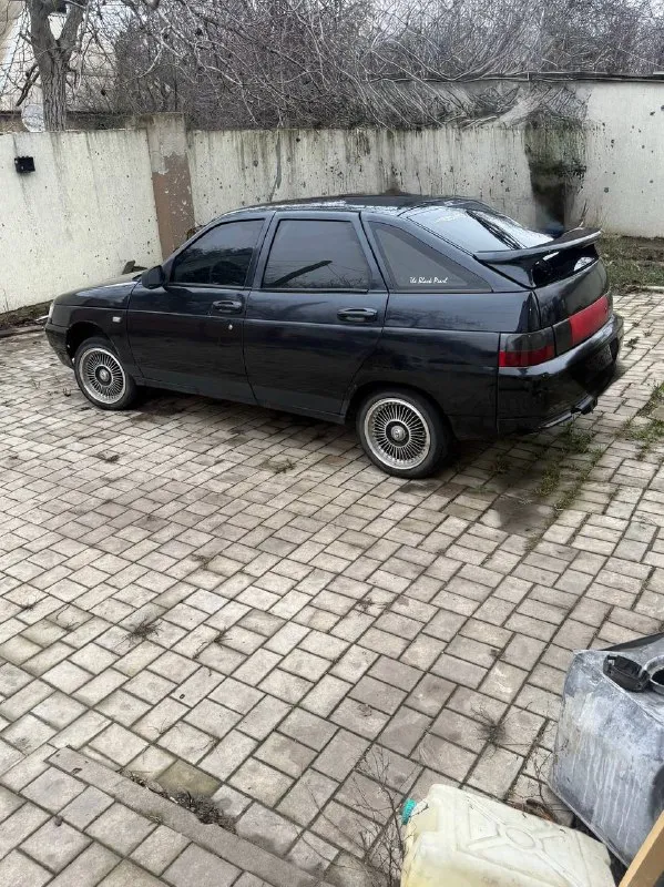 Продам ваз 2112 состояние хорошее недостатки указал на фото резина: зима+лето цена: 220к +7 949 623... - фотография