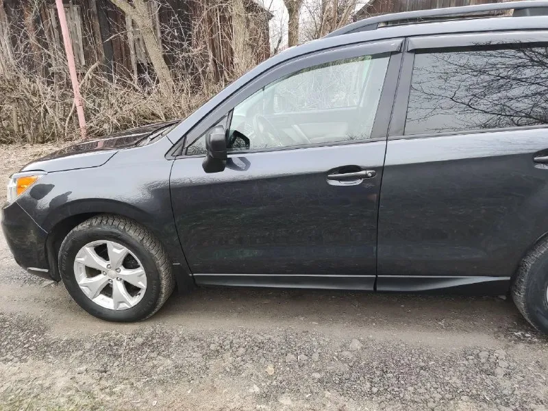 Продам subaru forester. объем 2.5 двигатель атмосферник ( 170л. сил), полный привод рестайлинг 2015 г. по америке. коробка вариатор, пробег 110 миль/ 160 тыс. км. авто владею с 2023 года, в ноябре заменил тормозные колодки и масло в двигателе. достойное состояние всего автомобиля. летняя резина в комплекте. цена 1,8 млн руб. телефон +79493754315 📞 звоните: +7(949)3754315 - фотография - 2