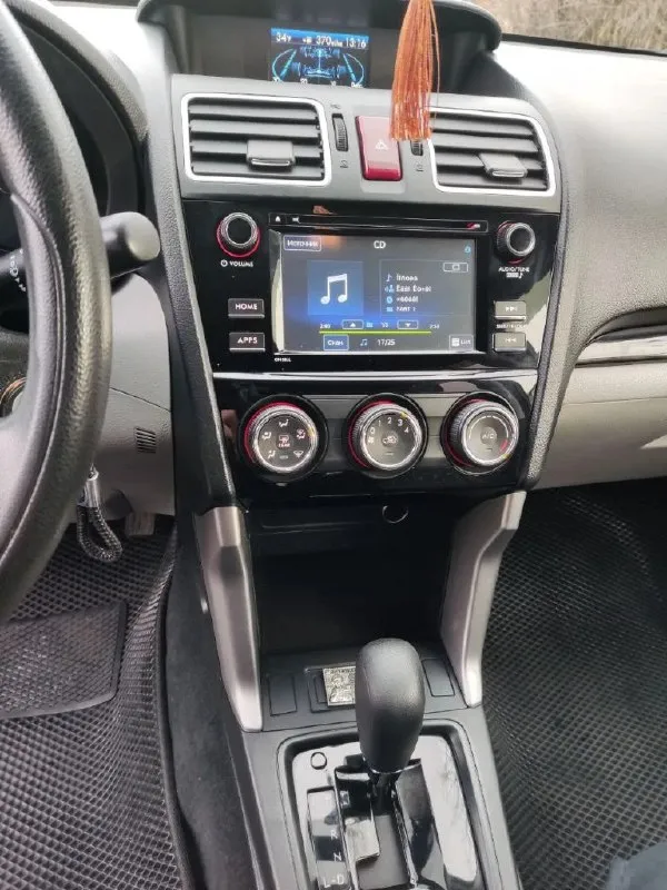 Продам subaru forester. объем 2.5 двигатель атмосферник ( 170л. сил), полный привод рестайлинг 2015 г. по америке. коробка вариатор, пробег 110 миль/ 160 тыс. км. авто владею с 2023 года, в ноябре заменил тормозные колодки и масло в двигателе. достойное состояние всего автомобиля. летняя резина в комплекте. цена 1,8 млн руб. телефон +79493754315 📞 звоните: +7(949)3754315 - фотография - 5