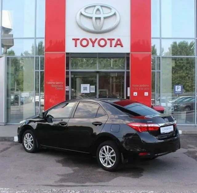 Продаю toyota короллу 2015 года выпуска,1.6 бензин(122л. с), машина вся в родном окрасе, без дтп и подкрасов,2 хозяина за всю историю эксплуатации, пробег родной, автотека зеленая, резина зима и лето, мотор, коробка, ходовая в идеальном состоянии, салон не зачуханый, дополнительно установлена камера заднего вида, в машине работает каждая кнопочка и каждая лампочка, в таком состоянии этих машин остались единицы, цена за наличку 1420000,возможна продажа в кредит, осмотр донецк, +79493895593 александр 📞 звоните: +7(949)3895593 - фотография - 5