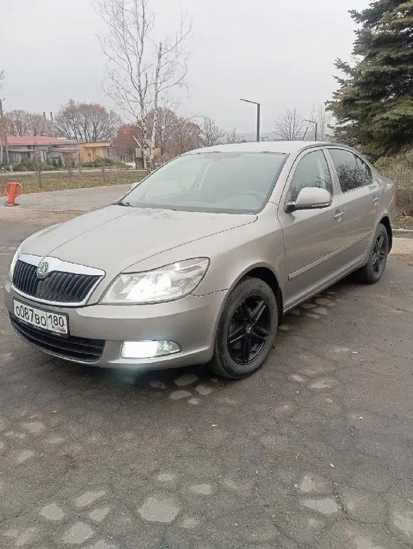Продам. skoda а5 октавию 2011 года,1.8 tsi. мккп 6 ступенчатая. пробег 245 цена 900 000 тыс торг. те... - фотография