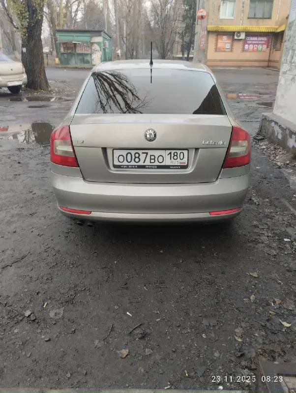 Продам. skoda а5 октавию 2011 года,1.8 tsi. мккп 6 ступенчатая. пробег 245 цена 900 000 тыс торг. тел +79493657471 📞 звоните: +7(949)3657471 - фотография - 4