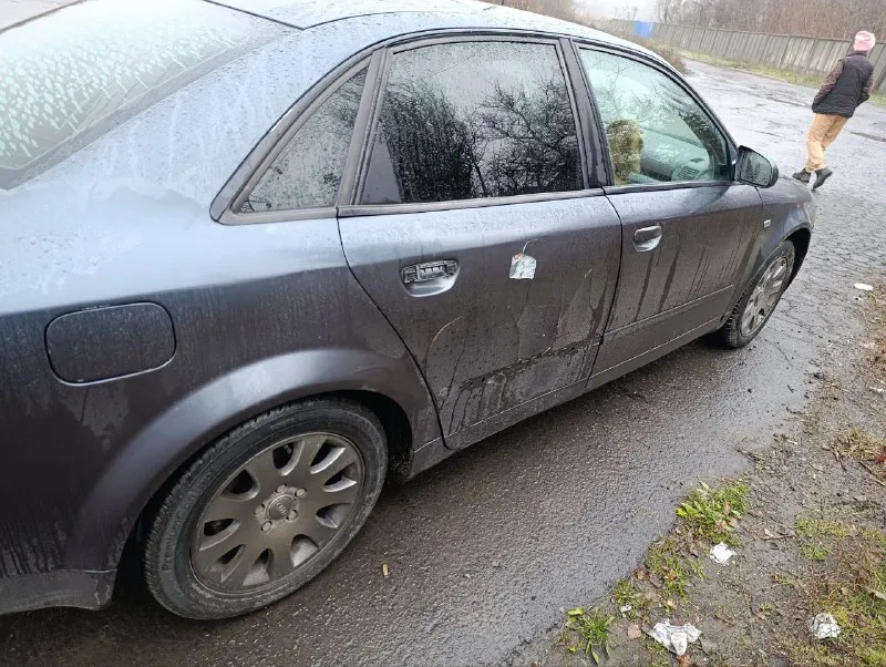 Продам audi a4 b6 2001г 2 л бензин alt каждый день на ходу, ,двс работает ровно, не пинает. салон и кузов требуют внимания. цена:315т р. находится в донецке(днр) киевский район. +79493473186/+79493473196 обмен не интересует! 📞 звоните: +7(949)3473186 - фотография - 4