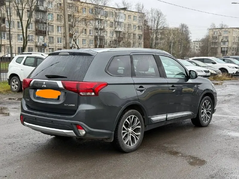 Всем привет! в продаже mitsubishi outlander, 2.0 л, 146 л. с., 2016 года. пробег 198 081 км. машина была в одних руках всё время. покупалась компанией для перевозки директора, ездил на ней взрослый мужчина очень аккуратно, по салону видно. в авариях не участвовала. единственное, дилеры меняли переднюю дверь водителя: в неё ударилось колесо, которое слетело с авто. официалы поменяли дверь полностью. по технике в отличном состоянии, обслуживалась как надо. есть незначительные коцки по кузову, а так в отличном состоянии, делать ничего не надо, сел и поехал. покупала девушка себе, но ей большая. .. обмен возможен, цена на обмен выше. а за деньги 1.4 млн. тг. и ватцап.89595932537 авто в лнр 📞 звоните: +7(959)5932537 - фотография - 3