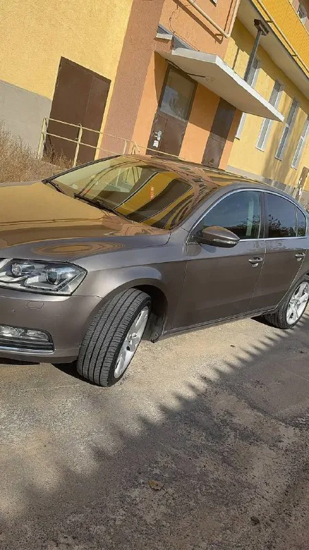 🚗 volkswagen passat b7 ⛽️вид топлива:бензин 📦кпп :механика ⚙️двигатель 1.8л turbo 📅год выпуска: 2011 💴цена: 1.500.000руб +торг приветствуется 🗺️пробег:260.000км 🎗️находится в мариуполе 📱номер телефона: +7 (988) 544-46-42 • кожаный салон • подогрев сидений • подогрев зеркал • электро регулировка зеркал • электро регулировка сидений • мультируль •акустика, aux, bluetooth, usb, • датчик света • датчик дождя 📞 звоните: +7(988)5444642 - фотография - 2