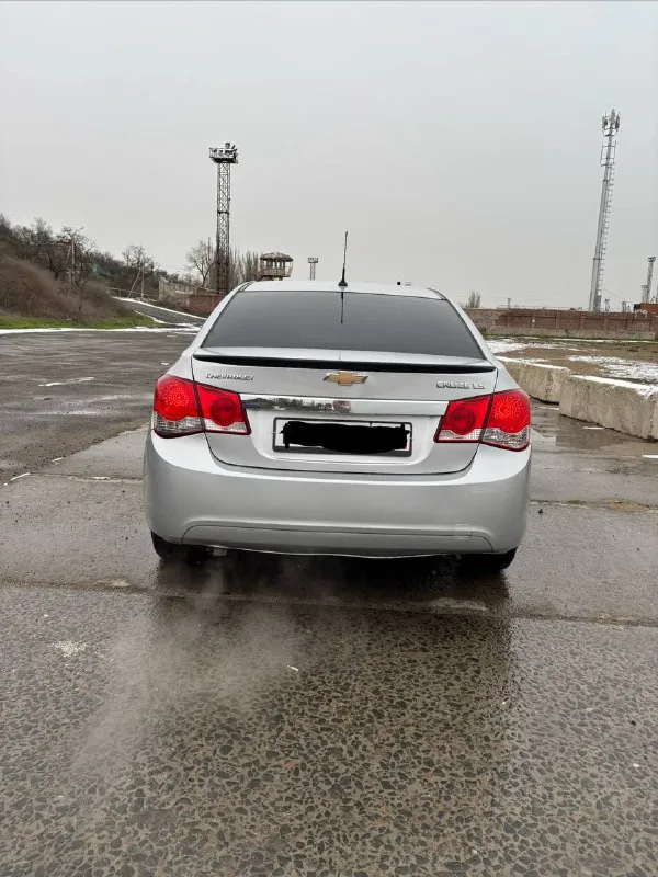 Продам chevrolet cruze цена : 680 000₽ торг год выпуска :2012 двигатель :1.8 пробег : 230 000 км коробка передач: автомат топливо : бензин машина - комфорт полностью на ходу, коробка работает, не пинается, мотор масло не берет, есть мелкие нюансы по кузову. документы в порядке. машинку можно посмотреть мариуполе. так же есть обмен на другое авто с доплатой в обе стороны, остальные вопросы по телефону: +79491024208 📞 звоните: +7(949)1024208 - фотография - 6
