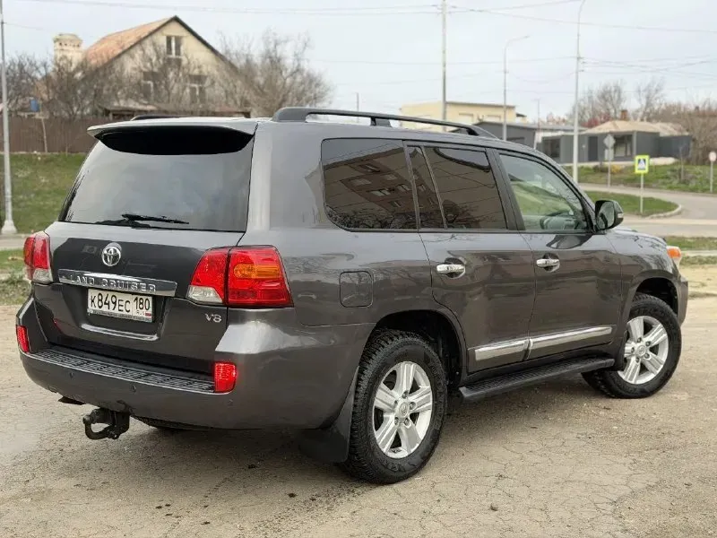 Land cruiser 200 2012 4.5 260 пробег 3 100 000 руб двигатель, коробка, пневмоподвеска работают без нареканий, отреставрирована рулевая рейка, новая резина, фаркоп, 7-ми местный, подогревы, обдувы сидений, собственник, оформление без проблем цена ниже рынка пока не продался интересующий автомобиль +79498202157 📞 звоните: +7(949)8202157 - фотография - 2