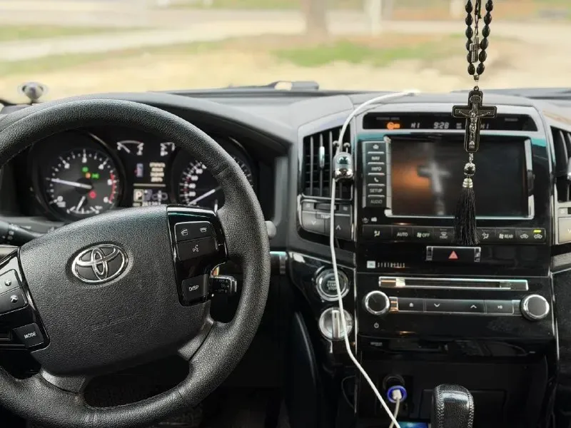 Land cruiser 200 2012 4.5 260 пробег 3 100 000 руб двигатель, коробка, пневмоподвеска работают без нареканий, отреставрирована рулевая рейка, новая резина, фаркоп, 7-ми местный, подогревы, обдувы сидений, собственник, оформление без проблем цена ниже рынка пока не продался интересующий автомобиль +79498202157 📞 звоните: +7(949)8202157 - фотография - 4