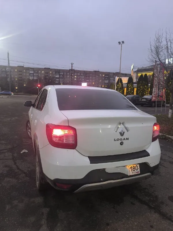Продам рено логан степвей 2019 г. в. , машина в хорошем состоянии, акпп ( 4-х ступенчатый автомат, масло поменяно на 210тыс. км. ), двигатель после ремонта (август 2025), кондиционер, передние электростеклоподъемники, гур, подогрев передних сидений, птф, abs, система стабилизации, мультируль, магнитола с bluetooth, установлены зимние шины, цена 780 тыс. ₽ торг, тел. +79497038359 - фотография - 3