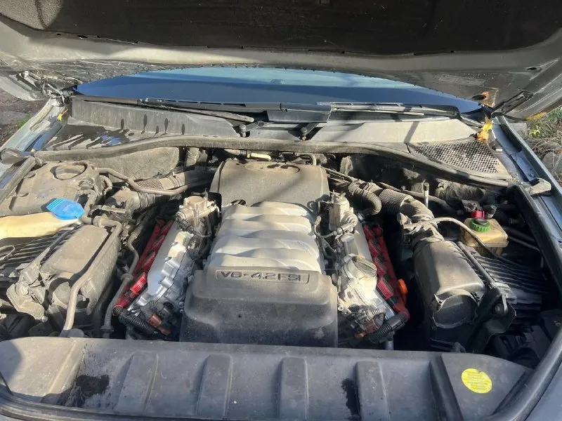 Audi q7 2007 года. 4.2 бензин. акпп автомат. продаётся в связи с жизненными обстоятельствами. стоит 4 месяца до этого была на полном боевом ходу и обслуживалась вовремя. салон кожа в идеальном состоянии. пробег 219 тыс. комплект летней резины. на просмотр не езжу. осмотр г. макеевка, горняцкий район. цена: 1.100.000 торг. +79495850996 📞 звоните: +7(949)5850996 - фотография - 2