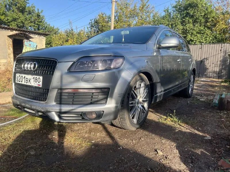 Audi q7 2007 года. 4.2 бензин. акпп автомат. продаётся в связи с жизненными обстоятельствами. стоит 4 месяца до этого была на полном боевом ходу и обслуживалась вовремя. салон кожа в идеальном состоянии. пробег 219 тыс. комплект летней резины. на просмотр не езжу. осмотр г. макеевка, горняцкий район. цена: 1.100.000 торг. +79495850996 📞 звоните: +7(949)5850996 - фотография - 3