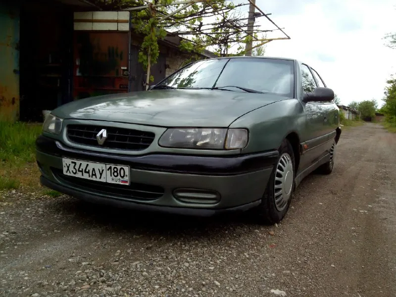 Продаëтся renault сафран 98год 2.0 л. 136лс. атм. двс очень бодрый масложора нет коробка автомат японский айсин очень надëжный во всех режимах работает отлично это французский премиум 90 х. большой просторный салон, климат, дисковые тормоза, с зади много рычажка, очень плавный ход по трассе просто плывëт крепкий кузов 1700 вес на ютуб есть обзоры цена 240 т. р. горловка +79494792851 📞 звоните: +7(949)4792851 - фотография - 5