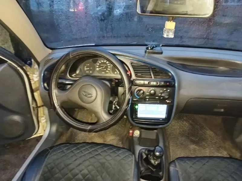 Авто только в аренду с правом выкупа! на неделю-две простой аренды нет! продажа авто в рассрочку! выгодно! 💥🌟💥🌟💥🌟💥🌟💥🌟💥🌟💥🌟 daewoo-lanos-1.5//8-ми клапанник led-линзы в фарах, 2-din магнитола. состояние-супер! под капотом на стаканах и лонжеронах нет гнили и ржавчины. низ дверей, колёсные арки, багажник, пороги и днище также без гнили и ржавчины! поменяно масло, антифриз, колодки и все расходники. произведена качественная антикорозийная обработка кузова. авто полностью обслужено и подготовлено к работе. самое надёжное и самое недорогое в эксплуатации авто! цена аренды с выкупом=1200.руб. /сутки (платёж входит в общую сумму выкупа!!) никаких других расходов и платежей нет и не будет! обязательная предоплата аренды авансом-вперёд за месяц! официальный договор продажи в рассрочку. прописка в паспорте-днр. от 25-ти лет. также есть надёжное авто- daewoo nexia-2(рестайлинговая). днр-донецк: +7(949)553-21-96. telegram: @avto_donbass01 📞 звоните: +7(949)5532196 - фотография - 7