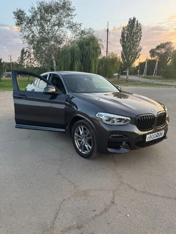 Bmw x4 2019 г 2 л дизель, 190 лс, постоянный полный привод, сборка германия, один собственник, самая полная комплектация, вэбасто подогрев салона и двигатель дистанционно, м-пакет, зимний пакет, всеобразные подогревы, проекция, 19 колеса, все в заводском исполнении, без подкрасов и тому подобное, т +79494230535 - фотография - 3