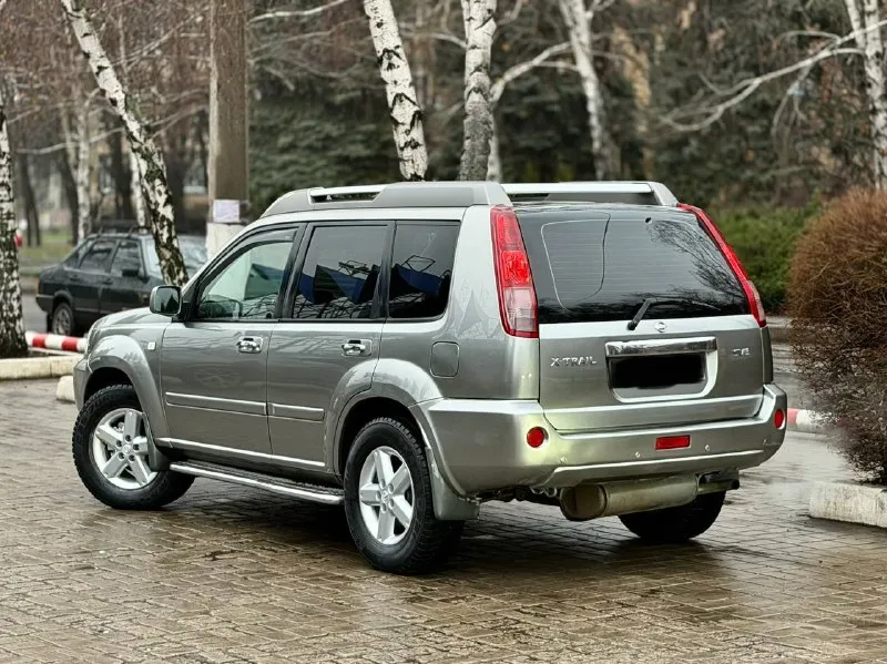 Nissan x-trail цена - 845.000₽ кпп - автоматическая двигатель - 2.5 бензин пробег - 205.000км год выпуска - 2005 тел. - +7 (949) 088-62-63 либо: - +7 (949) 679-98-14 автомобиль в отличном состоянии, в максимальной комплектации и всего с 1 хозяином из автосалона. родной пробег. обычный атмосферный двигатель 2.5 бензин с надежной коробкой передач asin ( не путать с вариатором ) подключаемый полный привод. кожаный салон, панорамная крыша, эл. привод передний сидений, эл. скалдываемые зеркала, микроклимат-контроль, подогревы сидений, мультируль, круиз-контроль и многое другое. кто ищет надежный, японский паркетник с зелёной историй - добро пожаловать. связь не всегда хорошая, на этих же номерах есть telegram. 📲 tg: @vladimir_23_23_23 📞 звоните: +7(949)0886263 - фотография - 4