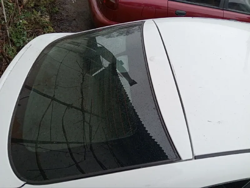 Granta fl 2024г. в. 80тыс. км, лифтбэк. после дтп. 425000руб. не тотал, не "банан". пострадал фронт, в остальном цел, все стекла на месте. кондиционер, эур, гбо, подогрев пер. сидений, заводское аудио. регистрация рф 180регион, на физ. лице. без юр. нюансов, не виновник дтп! на месте можно осмотреть на подъемнике с торгом. +79495195507. - фотография - 5