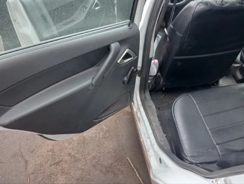 Granta fl 2024г. в. 80тыс. км, лифтбэк. после дтп. 425000руб. не тотал, не "банан". пострадал фронт, в остальном цел, все стекла на месте. кондиционер, эур, гбо, подогрев пер. сидений, заводское аудио. регистрация рф 180регион, на физ. лице. без юр. нюансов, не виновник дтп! на месте можно осмотреть на подъемнике с торгом. +79495195507. - фотография - 9