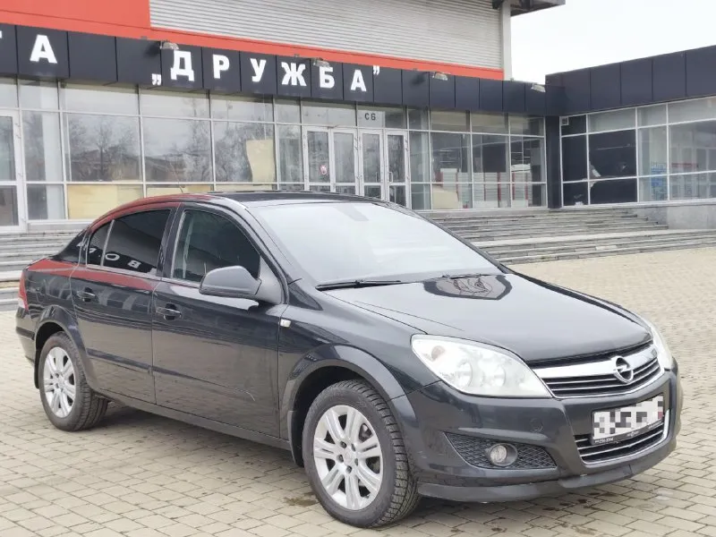 Opel astra год 2011 мотор 1.8 атмосферный коробка механика пробег 194.000 родной любые проверки. куз... - фотография