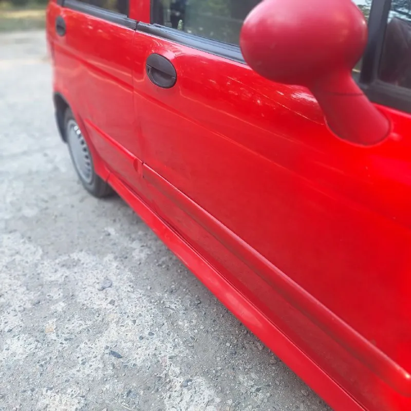 Продаю chery swit qq (1.1) 2008г. пробег 123тыс км. учёт рф 180 регион. мкп комплектация: гур 2подушки безопасности, кондиционер( работает),4 стеклоподъемника, штатная сигнализация, магнитола. произведена замена свечей, колодок, установлен новый радиатор и сцепление. приятный, не закуренный салон. идеальный вариант для первого авто. без гнили. на корпусе есть царапины. для реальных покупателей при осмотре торг. 2 комплекта резины+видеорегистратор. цена 220тыс руб. тел. +79493033050 - фотография - 3