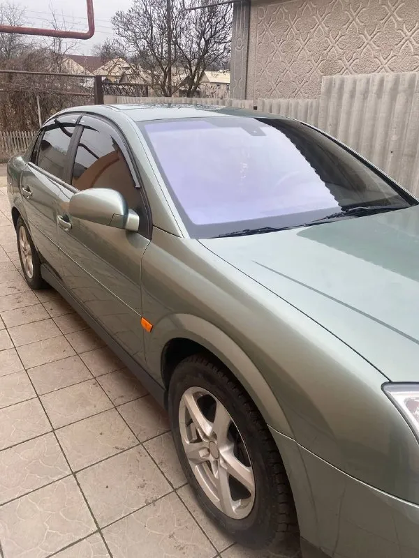Opel vectra 2003 года выпуска! мотор 1,8 первый без фазиков который. машина пригнана - чистая немка, книжки сервисные есть. монитор, климат двухзонный, магнитола теайс с камерой, эл стеклоподьемники, два комплекта резины с дисками. самое главное не гнилая, живая машина! 550.000 + хороший торг есть номер для связи +79497036576 - фотография - 2