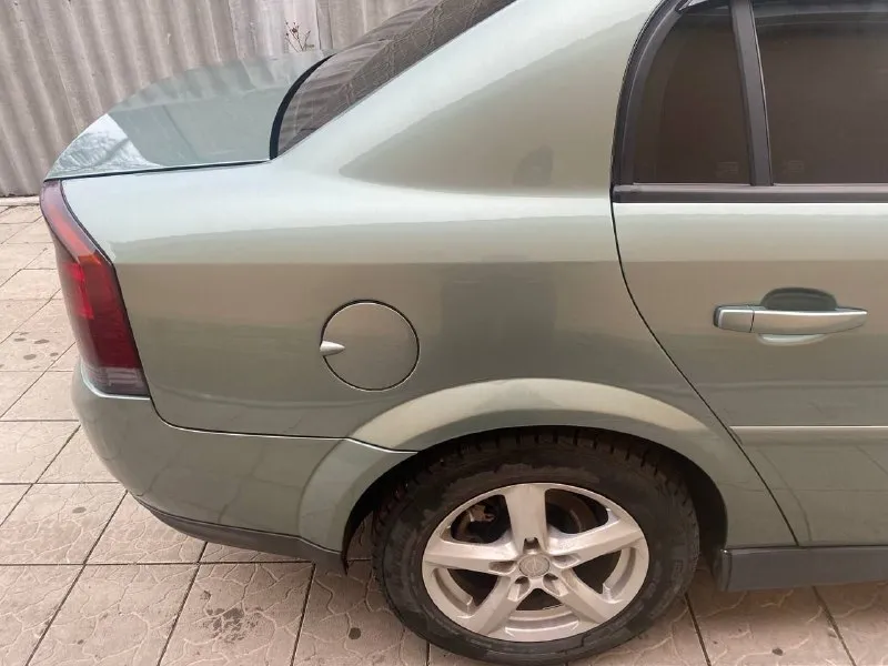 Opel vectra 2003 года выпуска! мотор 1,8 первый без фазиков который. машина пригнана - чистая немка, книжки сервисные есть. монитор, климат двухзонный, магнитола теайс с камерой, эл стеклоподьемники, два комплекта резины с дисками. самое главное не гнилая, живая машина! 550.000 + хороший торг есть номер для связи +79497036576 - фотография - 5
