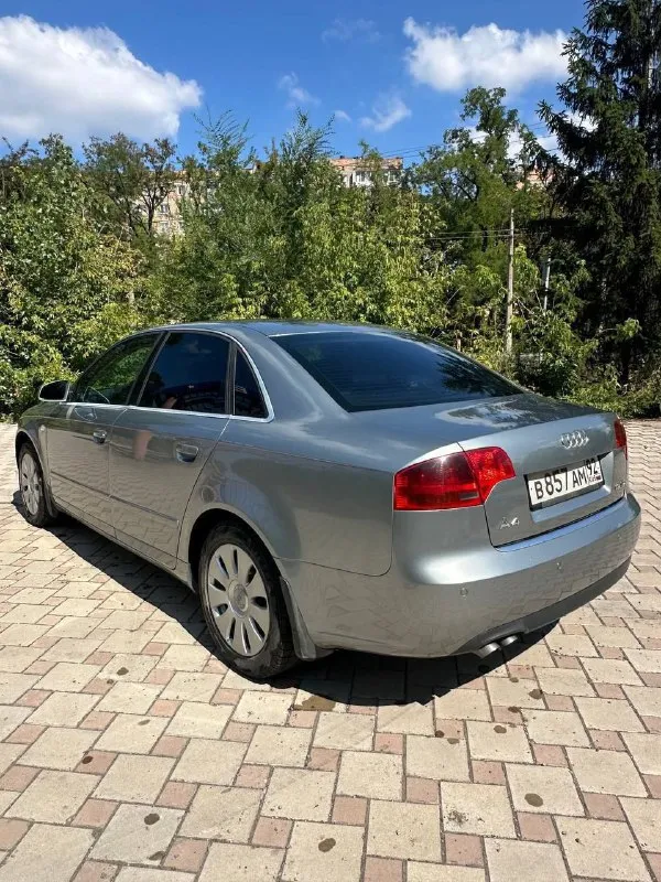 Audi a4 2006 двигатель 1.9 дизель, едет бодро, не дымит, не стучит. коробка механика, отлично переключает передачи. пробег у машины 157 тысяч километров. по комплектации климат контроль, полный электропакет, центральный замок. цена 850.000 рублей + торг у капота +79498947699 - фотография - 3