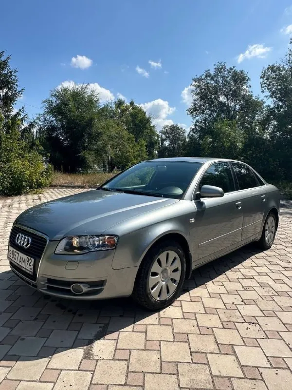 Audi a4 2006 двигатель 1.9 дизель, едет бодро, не дымит, не стучит. коробка механика, отлично переключает передачи. пробег у машины 157 тысяч километров. по комплектации климат контроль, полный электропакет, центральный замок. цена 850.000 рублей + торг у капота +79498947699 - фотография - 4