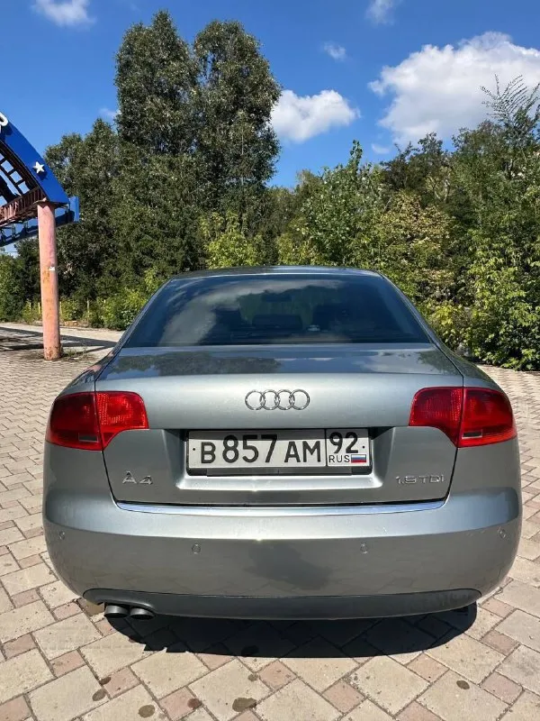 Audi a4 2006 двигатель 1.9 дизель, едет бодро, не дымит, не стучит. коробка механика, отлично переключает передачи. пробег у машины 157 тысяч километров. по комплектации климат контроль, полный электропакет, центральный замок. цена 850.000 рублей + торг у капота +79498947699 - фотография - 6