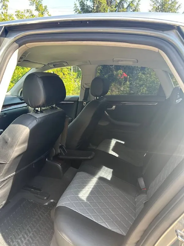 Audi a4 2006 двигатель 1.9 дизель, едет бодро, не дымит, не стучит. коробка механика, отлично переключает передачи. пробег у машины 157 тысяч километров. по комплектации климат контроль, полный электропакет, центральный замок. цена 850.000 рублей + торг у капота +79498947699 - фотография - 8