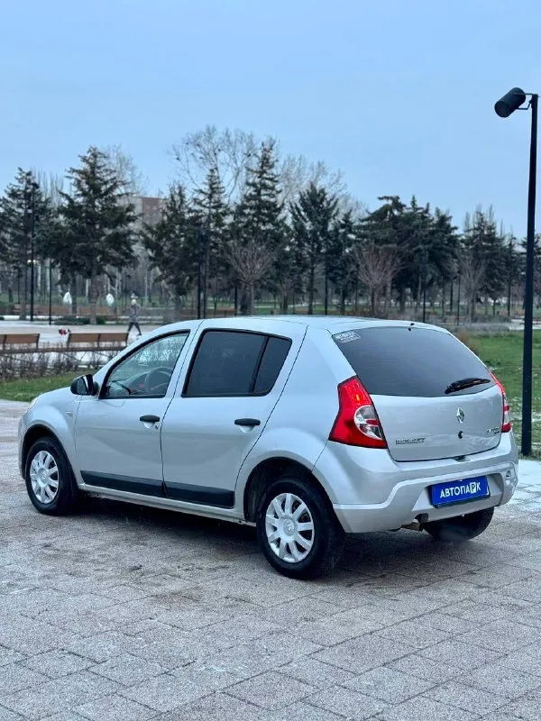 🇫🇷 renault sandero 💰цена: 650 000р 🏢город: мариуполь 📅год выпуска: 2013 🧾пробег: 160 340км. ⚙️двигатель: 1.4 8v ⛽топливо: бензин ⚙️кпп: механика 📞 телефон: +7-949-727-41-51 +7-949-551-91-52 +7-989-263-55-56 💾 описание: ✅ техническая часть на 5+ ✅ заводская краска 100% ✅ оцинкованный кузов. ✅ отличное состояние. ✅ южная эксплуатация. ❄️ кондиционер. 🚙 двигатель 1.4 8v простой и надежный, ходовая без посторонних звуков, мягкая, высокий клиренс. салон в отличном состоянии. 🎁 заменено масло, фильтра, аккумулятор. улица шевченко 2️⃣6️⃣9️⃣ - фотография - 4