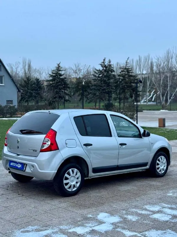 🇫🇷 renault sandero 💰цена: 650 000р 🏢город: мариуполь 📅год выпуска: 2013 🧾пробег: 160 340км. ⚙️двигатель: 1.4 8v ⛽топливо: бензин ⚙️кпп: механика 📞 телефон: +7-949-727-41-51 +7-949-551-91-52 +7-989-263-55-56 💾 описание: ✅ техническая часть на 5+ ✅ заводская краска 100% ✅ оцинкованный кузов. ✅ отличное состояние. ✅ южная эксплуатация. ❄️ кондиционер. 🚙 двигатель 1.4 8v простой и надежный, ходовая без посторонних звуков, мягкая, высокий клиренс. салон в отличном состоянии. 🎁 заменено масло, фильтра, аккумулятор. улица шевченко 2️⃣6️⃣9️⃣ - фотография - 6