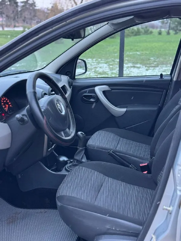 🇫🇷 renault sandero 💰цена: 650 000р 🏢город: мариуполь 📅год выпуска: 2013 🧾пробег: 160 340км. ⚙️двигатель: 1.4 8v ⛽топливо: бензин ⚙️кпп: механика 📞 телефон: +7-949-727-41-51 +7-949-551-91-52 +7-989-263-55-56 💾 описание: ✅ техническая часть на 5+ ✅ заводская краска 100% ✅ оцинкованный кузов. ✅ отличное состояние. ✅ южная эксплуатация. ❄️ кондиционер. 🚙 двигатель 1.4 8v простой и надежный, ходовая без посторонних звуков, мягкая, высокий клиренс. салон в отличном состоянии. 🎁 заменено масло, фильтра, аккумулятор. улица шевченко 2️⃣6️⃣9️⃣ - фотография - 7