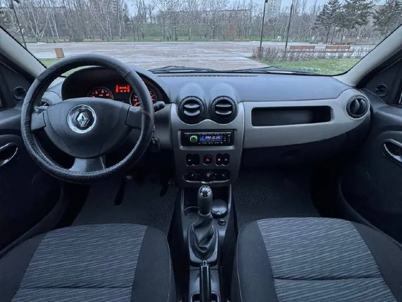 🇫🇷 renault sandero 💰цена: 650 000р 🏢город: мариуполь 📅год выпуска: 2013 🧾пробег: 160 340км. ⚙️двигатель: 1.4 8v ⛽топливо: бензин ⚙️кпп: механика 📞 телефон: +7-949-727-41-51 +7-949-551-91-52 +7-989-263-55-56 💾 описание: ✅ техническая часть на 5+ ✅ заводская краска 100% ✅ оцинкованный кузов. ✅ отличное состояние. ✅ южная эксплуатация. ❄️ кондиционер. 🚙 двигатель 1.4 8v простой и надежный, ходовая без посторонних звуков, мягкая, высокий клиренс. салон в отличном состоянии. 🎁 заменено масло, фильтра, аккумулятор. улица шевченко 2️⃣6️⃣9️⃣ - фотография - 8