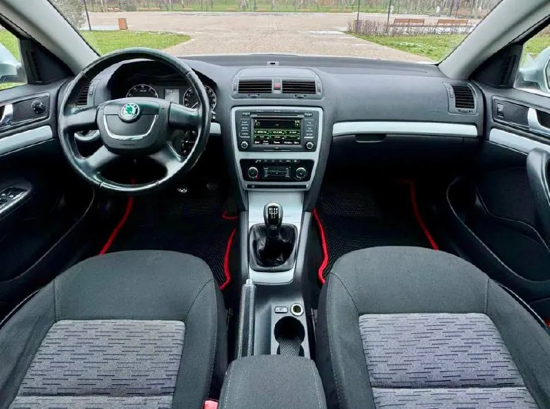 🇨🇿 skoda octavia a5 💰цена: 950 000р 🏢город: мариуполь 📅год выпуска: 2011 🧾пробег: 209 900км. ⚙️двигатель: 1.6 ⛽топливо: бензин ⚙️кпп: механика 📞 телефон: +7-949-551-91-52 +7-949-727-41-51 +7-989-263-55-56 💾 описание: - фотография - 8