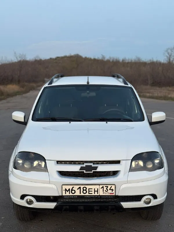 Продам chevrolet niva 4x4 год выпуска 2017 двигатель 1.7 оригинальный пробег 112.000 тысяч машина в отличном состоянии. ходовая без посторонних звуков, стоят нерегулируемые ступицы с подшипниками ивеко. двигатель масло не расходует. раздатка, мосты все в полном порядке. коробка переключает плавно. салон в отличном состоянии. кузов без дтп, стекла в круг завод. максимальная комплектация:кондиционер, гур, авs, подогрев сидений, линзованная оптика, полный обогрев лобового, сигнализация с автозапуском и т. д.документы в полном порядке. есть газ. остальные вопросы по телефону. цена 805.000 торг +79595840108 телеграмм 📞 звоните: +7(959)5840108 - фотография - 2