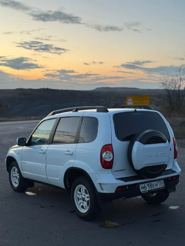 Продам chevrolet niva 4x4 год выпуска 2017 двигатель 1.7 оригинальный пробег 112.000 тысяч машина в отличном состоянии. ходовая без посторонних звуков, стоят нерегулируемые ступицы с подшипниками ивеко. двигатель масло не расходует. раздатка, мосты все в полном порядке. коробка переключает плавно. салон в отличном состоянии. кузов без дтп, стекла в круг завод. максимальная комплектация:кондиционер, гур, авs, подогрев сидений, линзованная оптика, полный обогрев лобового, сигнализация с автозапуском и т. д.документы в полном порядке. есть газ. остальные вопросы по телефону. цена 805.000 торг +79595840108 телеграмм 📞 звоните: +7(959)5840108 - фотография - 4