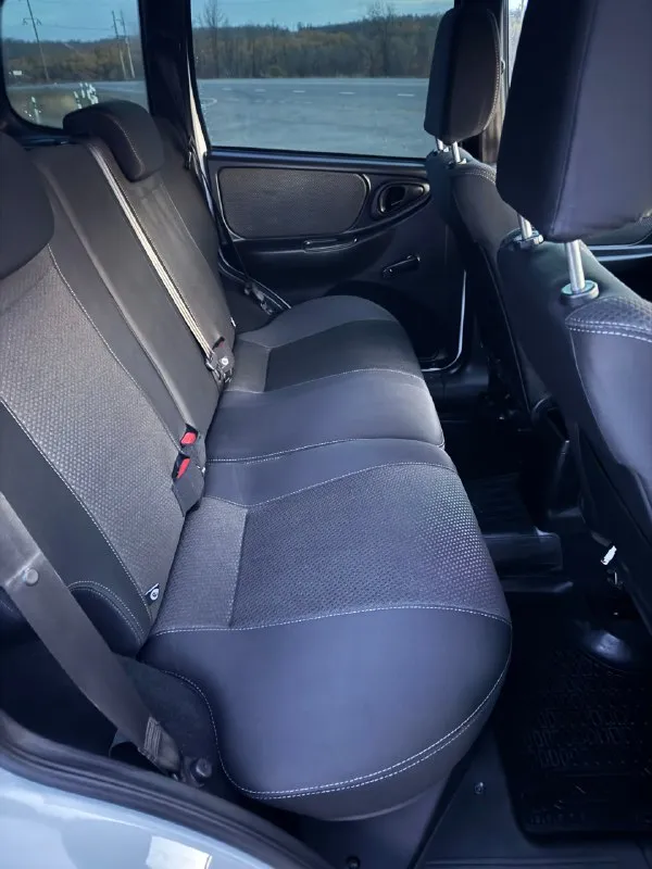 Продам chevrolet niva 4x4 год выпуска 2017 двигатель 1.7 оригинальный пробег 112.000 тысяч машина в отличном состоянии. ходовая без посторонних звуков, стоят нерегулируемые ступицы с подшипниками ивеко. двигатель масло не расходует. раздатка, мосты все в полном порядке. коробка переключает плавно. салон в отличном состоянии. кузов без дтп, стекла в круг завод. максимальная комплектация:кондиционер, гур, авs, подогрев сидений, линзованная оптика, полный обогрев лобового, сигнализация с автозапуском и т. д.документы в полном порядке. есть газ. остальные вопросы по телефону. цена 805.000 торг +79595840108 телеграмм 📞 звоните: +7(959)5840108 - фотография - 8