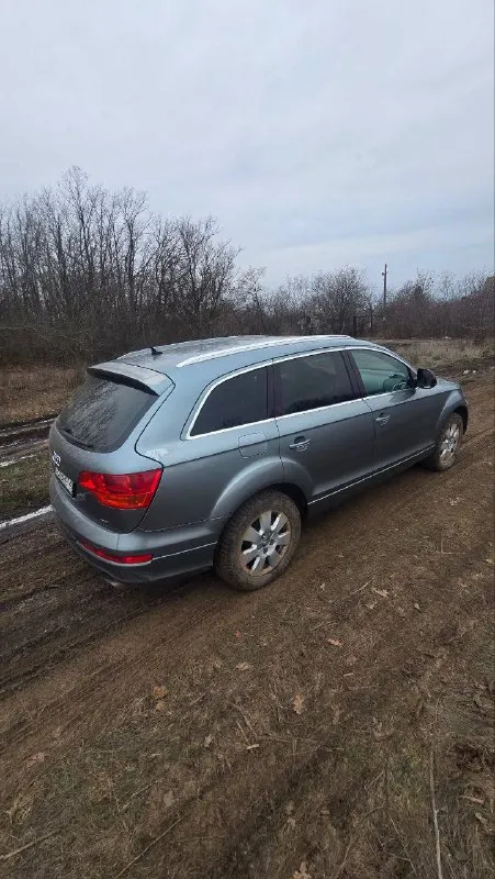 Продам audi q7 3.0tdi 2006г. в двигатель bug чувствует себя отлично. + еще один мотор в довесок ( пробило прокладку гбц ) +тнвд и много мелочей. кпп неубиваемый aisin так- чувствует себя отлично. по ходовой требует замены нижних передних рычагов, один есть в комплекте (новый), один жду доставку. машиной владею год, много что сделано : форсунки полный ремонт, турбина, кардан, моторчик дворников, моторчик печки, резистор печки, передние амортизаторы, рычаги задней подвески, замена двигателя. с машиной отдаю 21 колеса otto fuchs оригинал ( резина пара под замену), сейчас на 18 зиме. оптика билед - асфальт сушит. машина на обычной подвеске не пневма с завода. без панорамы. цена 1300 000₽ минимальный торг. готов рассмотреть обмен с вашей доплатой ( возможно на что-то с дефектом двигателя или кпп). причина продажи нужны деньги. +79494663191 - фотография - 7