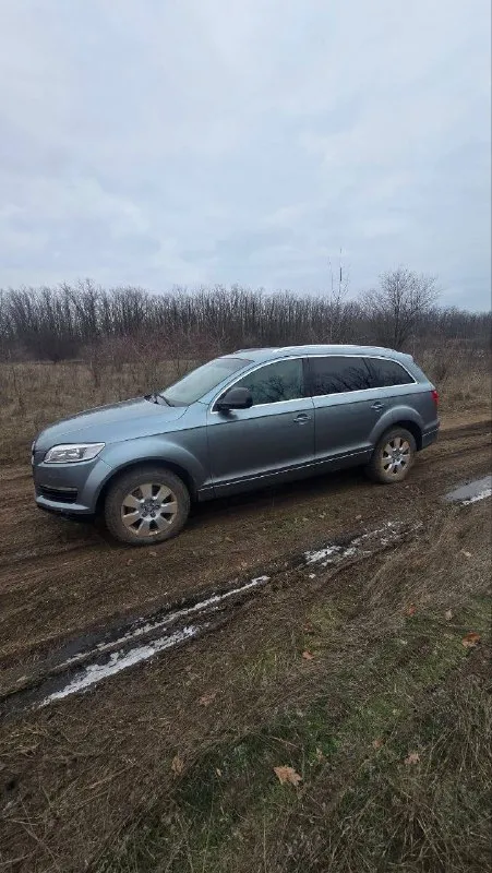 Продам audi q7 3.0tdi 2006г. в двигатель bug чувствует себя отлично. + еще один мотор в довесок ( пробило прокладку гбц ) +тнвд и много мелочей. кпп неубиваемый aisin так- чувствует себя отлично. по ходовой требует замены нижних передних рычагов, один есть в комплекте (новый), один жду доставку. машиной владею год, много что сделано : форсунки полный ремонт, турбина, кардан, моторчик дворников, моторчик печки, резистор печки, передние амортизаторы, рычаги задней подвески, замена двигателя. с машиной отдаю 21 колеса otto fuchs оригинал ( резина пара под замену), сейчас на 18 зиме. оптика билед - асфальт сушит. машина на обычной подвеске не пневма с завода. без панорамы. цена 1300 000₽ минимальный торг. готов рассмотреть обмен с вашей доплатой ( возможно на что-то с дефектом двигателя или кпп). причина продажи нужны деньги. +79494663191 - фотография - 9