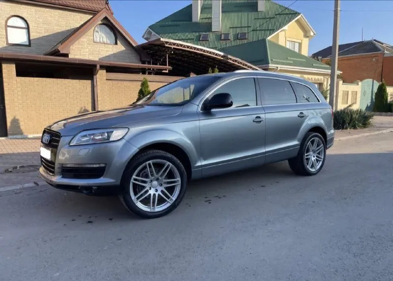 Продам audi q7 3.0tdi 2006г. в двигатель bug чувствует себя отлично. + еще один мотор в довесок ( пробило прокладку гбц ) +тнвд и много мелочей. кпп неубиваемый aisin так- чувствует себя отлично. по ходовой требует замены нижних передних рычагов, один есть в комплекте (новый), один жду доставку. машиной владею год, много что сделано : форсунки полный ремонт, турбина, кардан, моторчик дворников, моторчик печки, резистор печки, передние амортизаторы, рычаги задней подвески, замена двигателя. с машиной отдаю 21 колеса otto fuchs оригинал ( резина пара под замену), сейчас на 18 зиме. оптика билед - асфальт сушит. машина на обычной подвеске не пневма с завода. без панорамы. цена 1300 000₽ минимальный торг. +79494663191 📲 tg: @katerina_20_22 📞 звоните: +7(949)4663191 - фотография - 6
