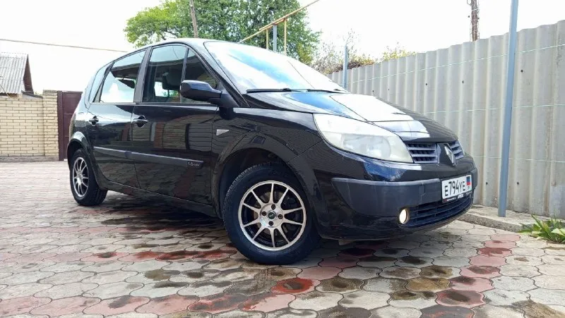 Продам renault scenic ii - 2003 год, механика. пробег 288 000 км. надёжный двигатель 1.6 к4м, бензин... - фотография