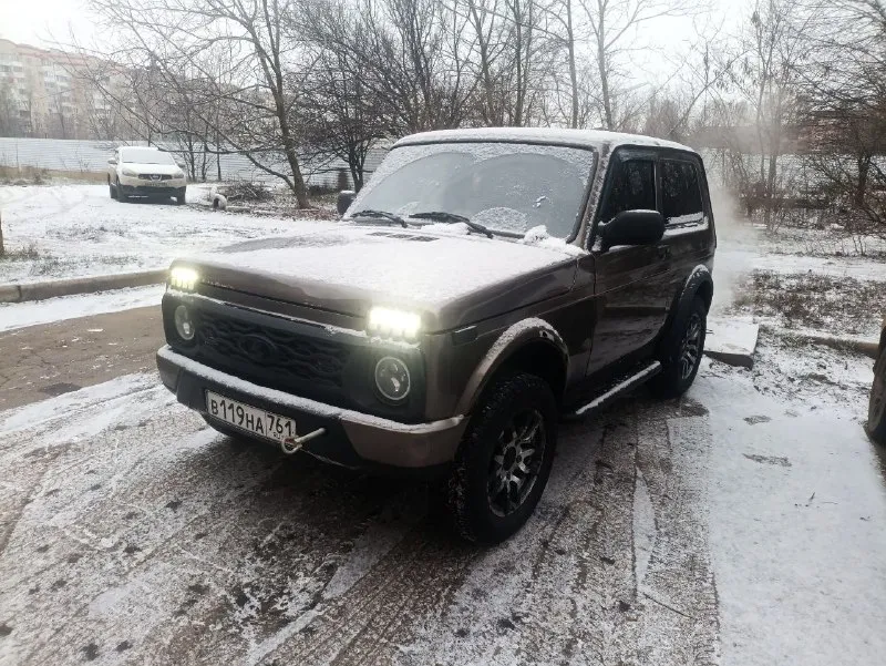 Продам ваз 212140 от собственника 2017 год 158т. п. комплектация: абс гидроусилитель конционер электо зеркала с подогревом подогревы сидений перебранная ходовая новый акб ревизия кпп и раздатки новые ступичные подшипник двери и арки зашумленные стоит сигнализация стар лайн все светится печка греет подробнее +79494919566 570т. р торг - фотография - 2