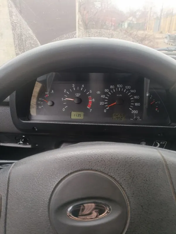 Продам ваз 212140 от собственника 2017 год 158т. п. комплектация: абс гидроусилитель конционер электо зеркала с подогревом подогревы сидений перебранная ходовая новый акб ревизия кпп и раздатки новые ступичные подшипник двери и арки зашумленные стоит сигнализация стар лайн все светится печка греет подробнее +79494919566 570т. р торг - фотография - 5