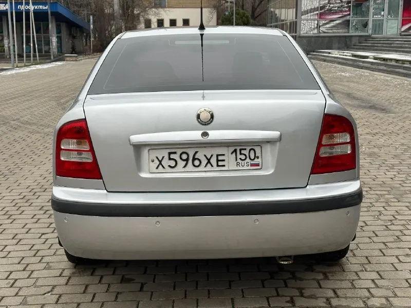 Продам skoda octavia tour объём 1.6 год выпуска 2008 пробег 208 000 тысячи в хорошем состоянии двигатель работает идеально, не дымит, не троит, масло не ест, кузов без гнили, ржавчин, вмятин, коробка работает идеально, по комплектации имеется климат контроль заправлен работает бортовой компьютер лэ стекло подъёмники и многое другое цена 495 000 +79493943583 - фотография - 6