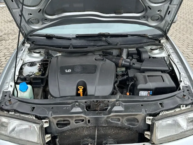 Продам skoda octavia tour объём 1.6 год выпуска 2008 пробег 208 000 тысячи в хорошем состоянии двигатель работает идеально, не дымит, не троит, масло не ест, кузов без гнили, ржавчин, вмятин, коробка работает идеально, по комплектации имеется климат контроль заправлен работает бортовой компьютер лэ стекло подъёмники и многое другое цена 495 000 +79493943583 - фотография - 9