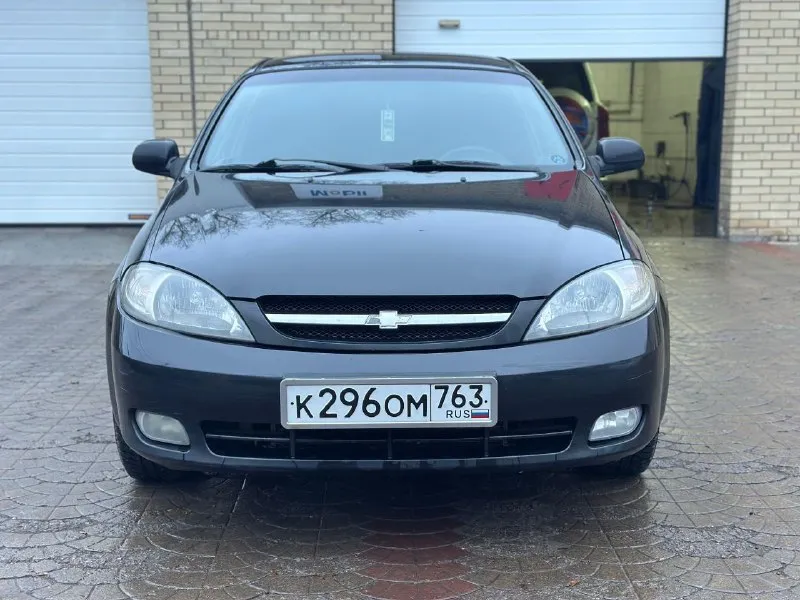 Продам chevrolet lacetti объем 1.6 год выпуска 2007 пробег 193000 в идеальном состоянии, без рыжиков, вмятин, царапин, двигатель работает идеально, не дымит, не троит, масло не ест, коробка переключается без хрустов, не выбивает, кондиционер заправлен работает, цена 495 000 остальные вопросы по телефону +79493943583 - фотография - 2